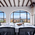 Andres - Plusholidays Villa Calpe